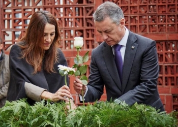 Celebración del Día de la Memoria en el Parlamento Vasco.