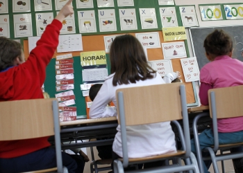 Alumnos en un colegio de Barcelona. | Reuters