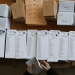 A voter prepares a ballot before voting in Spain's general election in Madrid, Spain, December 20, 2015.  REUTERS/Marcelo Del Pozo  - RTX1ZFRO