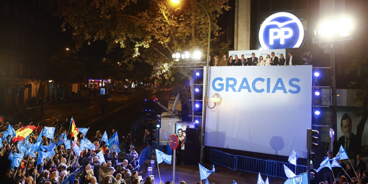 Mariano Rajoy en el balcón. Reuters