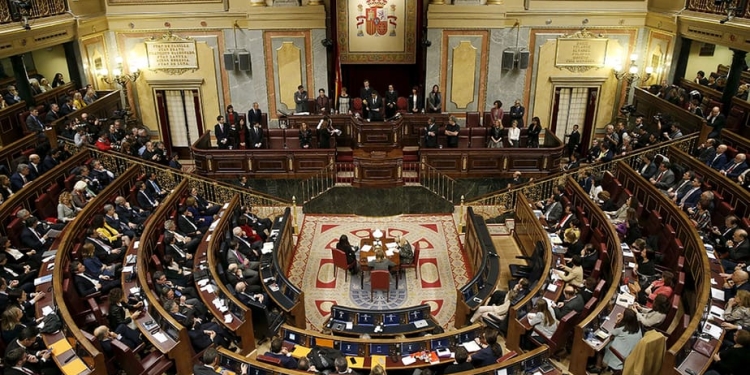 La ley de eutanasia del PSOE recibió la luz verde del Congreso