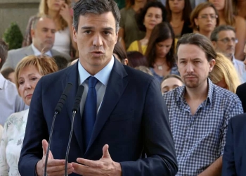 Pedro Sánchez y Pablo Iglesias. FOTO: Reuters