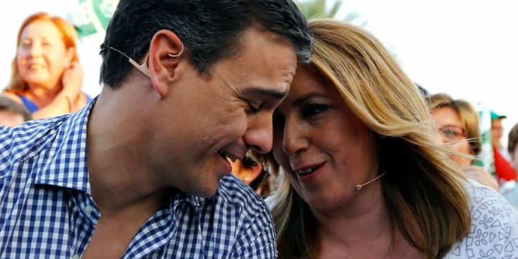 Spanish Socialist Workers' Party (PSOE) leader Pedro Sanchez (L) and Andalusia's regional government president Susana Diaz attend the final campaign rally ahead of the Spain's June 26 general election in the Andalusian capital of Seville, southern Spain, June 24, 2016.  REUTERS/Marcelo del Pozo   - RTX2I2N8