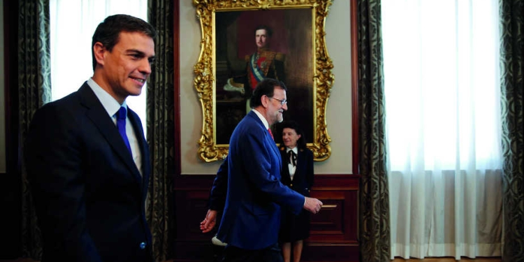 Mariano Rajoy y Pedro Sánchez. FOTO: Reuters
