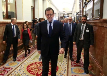 El Presidente del Gobierno español, Mariano Rajoy, entrando al parlamento español. REUTERS