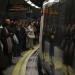 Trabajadores españoles en el Metro de Madrid.  FOTO: Reuters