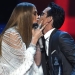 Jennifer López besa a Marc Anthony en los Latin Grammy