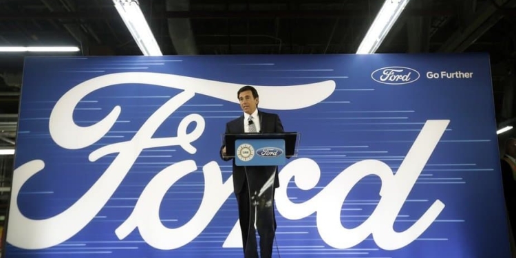 Ford President and CEO Mark Fields addresses the Flat Rock Assembly Tuesday, Jan. 3, 2017, in Flat Rock, Mich. Ford is canceling plans to build a new $1.6 billion factory in Mexico and will invest $700 million in a Michigan plant to build new electric and autonomous vehicles. The factory will get 700 new jobs. (AP Photo/Carlos Osorio)