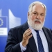 European Climate Action and Energy Commissioner Miguel Arias Canete gestures as he addresses a news conference at the EU Commission headquarters in Brussels, Belgium, August 20, 2015.   REUTERS/Francois Lenoir