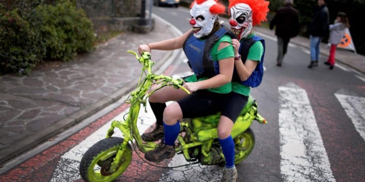 Payasos, disfraces de Carnaval. FOTO: Reuters