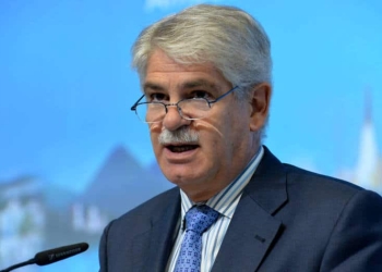 Alfonso Dastis, ha defendido que las sanciones de la UE a venezolanos son un “incentivo para ayudar a la negociación”