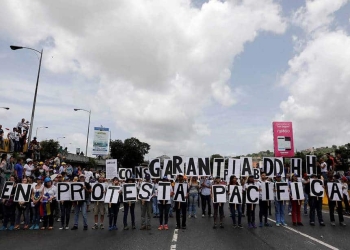 Marcha de la oposición de Venezuela hacia la Cancillería (31/05/17) Reuters