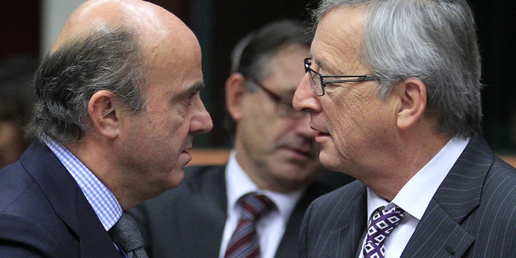 Luis de Guindos y Jean Claude Juncker. FOTO: Reuters