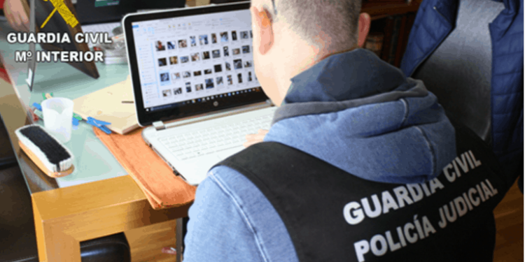 Operación de la Guardia Civil contra la pornografía infantil.