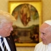 El Papa Francisco y Donald Trump, en su encuentro en el Vaticano. FOTO: Reuters