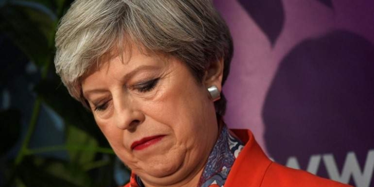La crisis del Brexit pone a tambalear a Theresa May