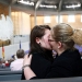 Pareja de lesbianas en el Parlamento alemán. FOTO: Reuters