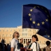 Banderas de la Unión Europea en Atenas. FOTO: Reuters