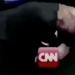 Donald Trump golpeando a la CNN.