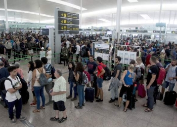 El vicepresidente del lobby que agrupa a las principales empresas turísticas, Exceltur, José Luis Zoreda, ha declarado que una potencial huelga del personal de Aena y Enaire en los aeropuertos españoles sería "terrorífica, indeseable y perfectamente corregible".