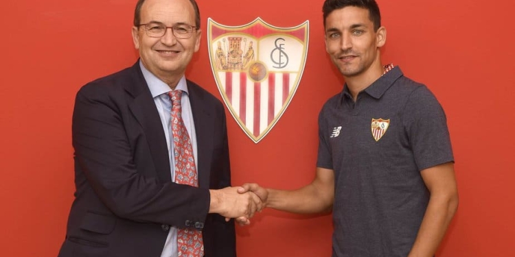 Jesús Navas ficha con el Sevilla para las próximas cuatro temporadas