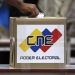 A voter casts a ballot during the Constituent Assembly election in Caracas, Venezuela, July 30, 2017. REUTERS/Carlos Garcia Rawlins