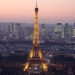 Vista de la torre Eiffel de París, uno de los destinos del extranjero preferido por los españoles.