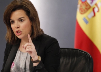 Paro La vicepresidenta Sáenz de Santamaría ha insistido en que la contratación indefinida se ha incrementado un 12'5% en el último año