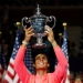 Tenis - US Open - Mens Final - Nueva York, Estados Unidos - 10 de septiembre de 2017 - Rafael Nadal de España tiene el trofeo después de derrotar a Kevin Anderson de Sudáfrica.