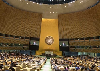 Asamblea General de la ONU, tratando de evitar la guerra.