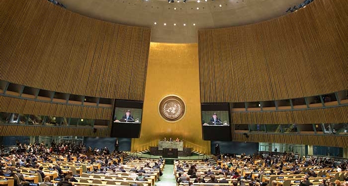 Asamblea General de la ONU, tratando de evitar la guerra.