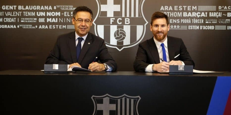 Messi renueva con el Barcelona