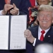 Trump firmó el decreto para extraer gas y petróleo