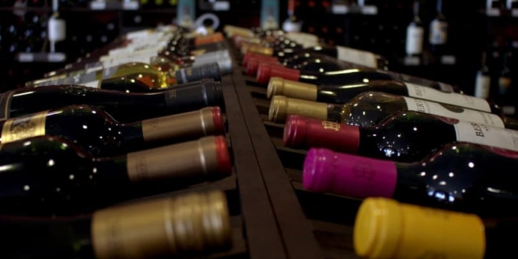 Producción mundial de vino cayó a su nivel más bajo en 60 años