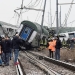 Cuatro muertos al descarrilar un tren en Milán.