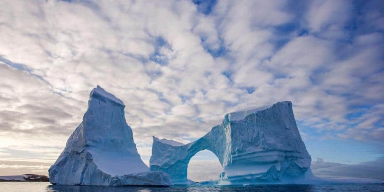 La recuperación de la capa de ozono se manifiesta en la disminución del hoyo ártico
