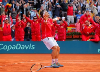 Tennis - Davis Cup - Quarter Final - Spain vs Germany - Plaza de Toros de Valencia, Valencia, Spain - April 8, 2018   Spain's David Ferrer celebrates winning his match against Germany's Philipp Kohlschreiber    REUTERS/Heino Kalis