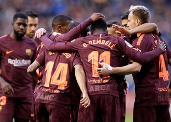 Soccer Football - La Liga Santander - Deportivo de La Coruna vs Barcelona - Abanca-Riazor, A Coruna, Spain - April 29, 2018   Barcelona's Philippe Coutinho celebrates scoring their first goal with team mates    REUTERS/Miguel Vidal