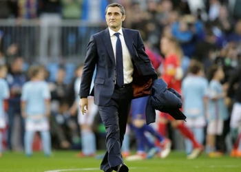 Soccer Football - La Liga Santander - Celta Vigo vs FC Barcelona - Balaidos, Vigo, Spain - April 17, 2018   Barcelona coach Ernesto Valverde     REUTERS/Miguel Vidal