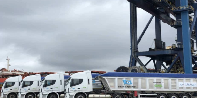 Endesa incorpora los tres primeros camiones a GNL de gran potencia de Europa