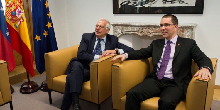 Borrell: España "no abanderará la línea" de sanciones para Venezuela