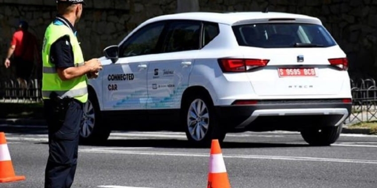 En Segovia estrenan el coche que habla con la ciudad