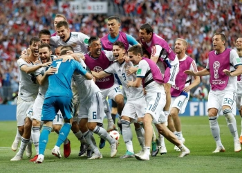 Soccer Football - World Cup - Round of 16 - Spain vs Russia - Luzhniki Stadium, Moscow, Russia - July 1, 2018  Russia players celebrate winning the penalty shootout   REUTERS/Carl Recine