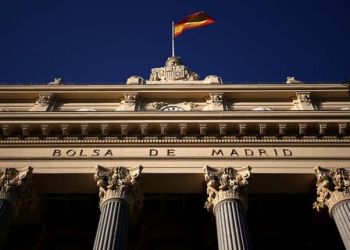 En la imagen, la fachada de la Bolsa de Madrid. REUTERS/Juan Medina