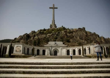 Exhumación de Francisco Franco será aprobada este viernes por Sánchez