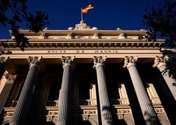 El Ibex de la bolsa española repuntó debido a la recuperación de posiciones tras fuertes recortes durante la semana pasada y el crecimiento de la lira turca