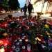 Velas y flores se ven en la escena del crimen donde un hombre alemán fue apuñalado en Chemnitz, Alemania, el 30 de agosto de 2018. REUTERS/Hannibal Hanschke