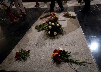 Antes de exhumar los restos de Franco, el Gobierno dará un plazo de 15 días a familiares para decidir qué hacer con el cadáver