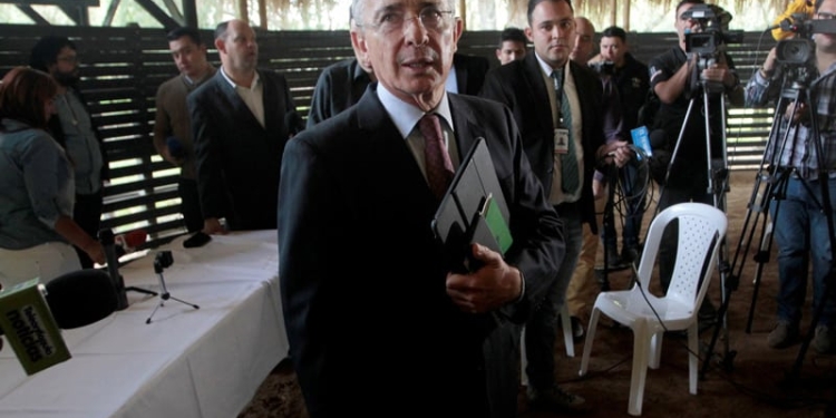 nuevo testigo que favorece la defensa de Álvaro Uribe