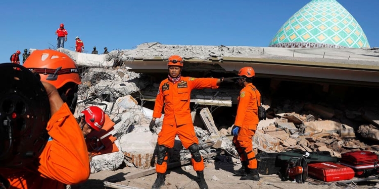 Terremoto en Indonesia: búsqueda de supervivientes